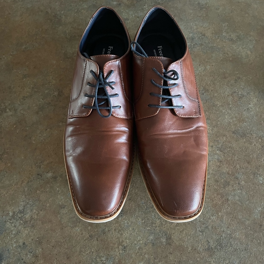 Men’s Freeman dress shoes size 13. Only wore once